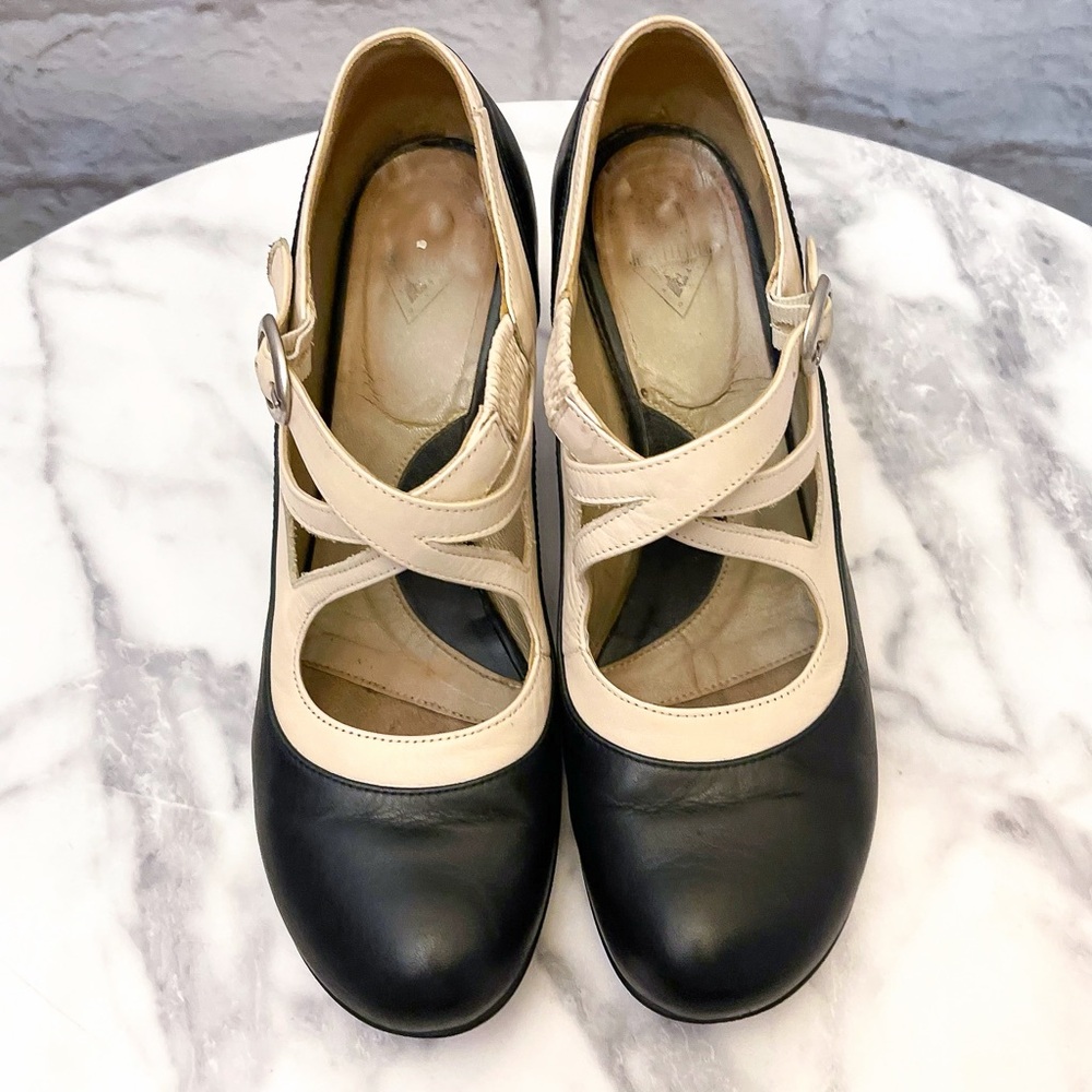John Fluevog Pearl Hart Mary Jane Heel Criss Cross Black Beige Size 7 GUC - Picture 5 of 8